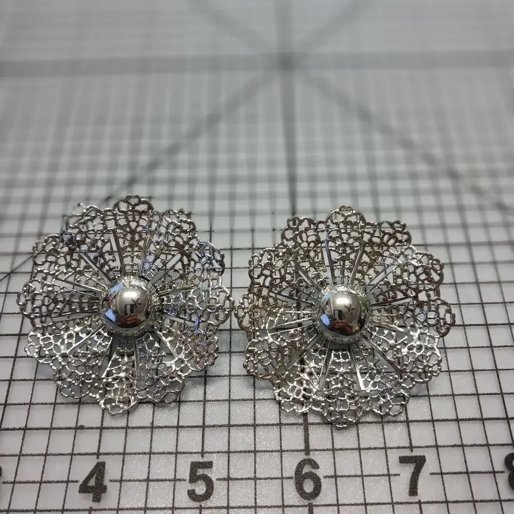 Earrings Clip VTG Sarah Coventry Silver Tone Filigree Flower Signed Floral Prom